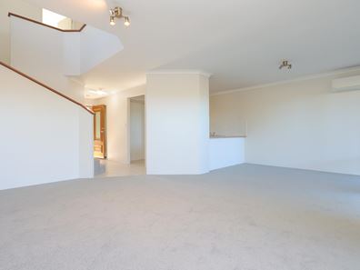 11/4 Marlo Place, Waikiki WA 6169