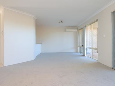 11/4 Marlo Place, Waikiki WA 6169