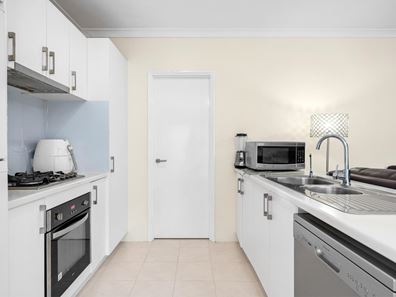 2/172 Hicks Street, Gosnells WA 6110
