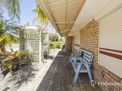 71 Addington Way, Marangaroo WA 6064