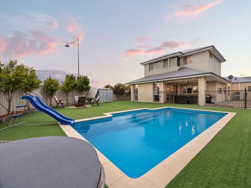 68 Adelong Avenue, Golden Bay
