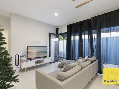 2/43 Yale Road, Thornlie WA 6108