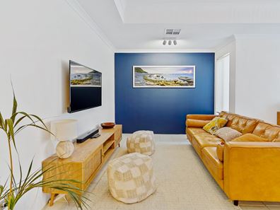 4/10 Davey Street, Mandurah WA 6210