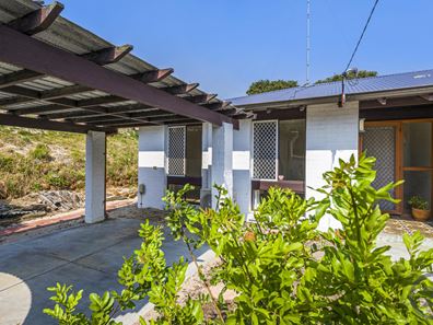 1/10 Mippi Road, Halls Head WA 6210