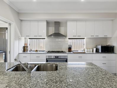 23 Musing Way, Aveley WA 6069
