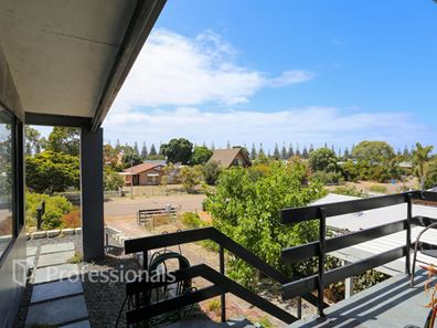 25 Burton Road, Castletown WA 6450