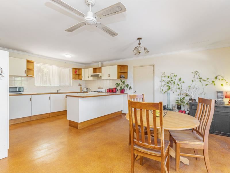21 Frigate Cresent, Yanchep WA 6035