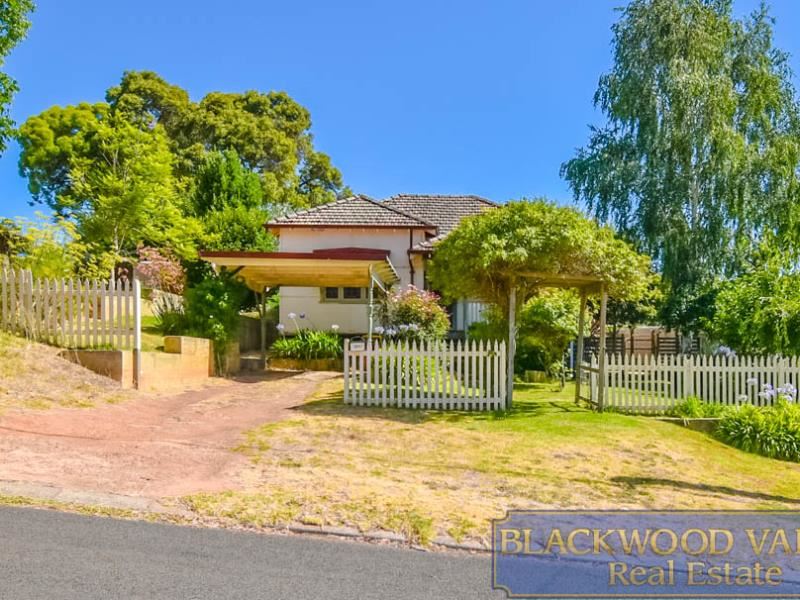 8 Lockley Avenue, Bridgetown