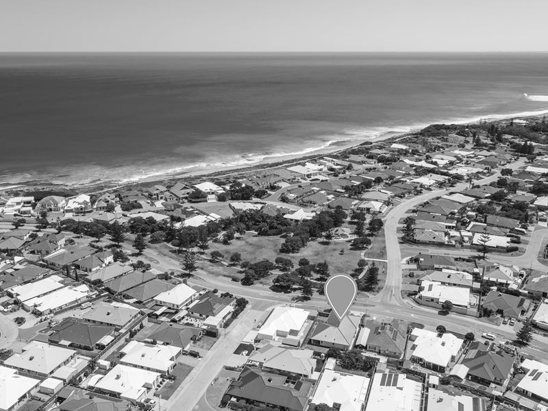26 Boardwalk Boulevard, Halls Head WA 6210