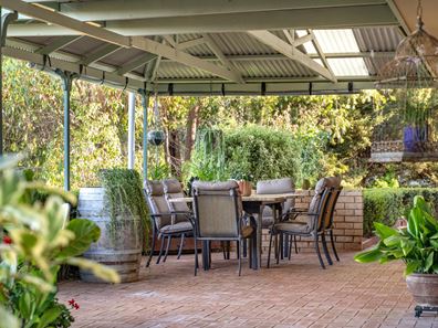 11 Jones Road, Quedjinup WA 6281
