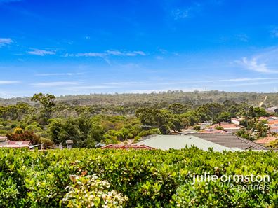10 Duart Pass, Kinross WA 6028