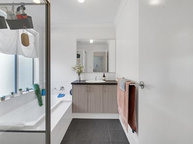 313 Banrock Dr, Ellenbrook WA 6069