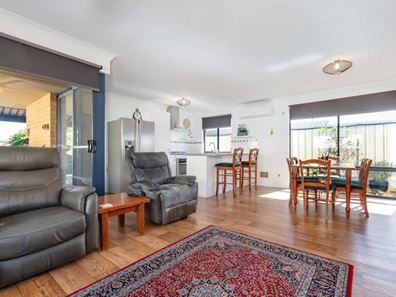 12 Vinci Entrance, Sinagra WA 6065