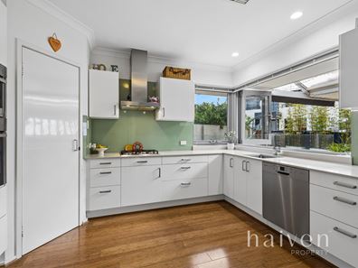 4 Beagle Close, Mosman Park WA 6012