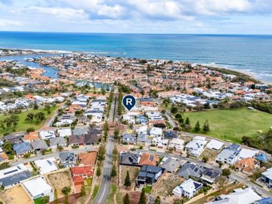 81 Baloo Crescent, Wannanup WA 6210