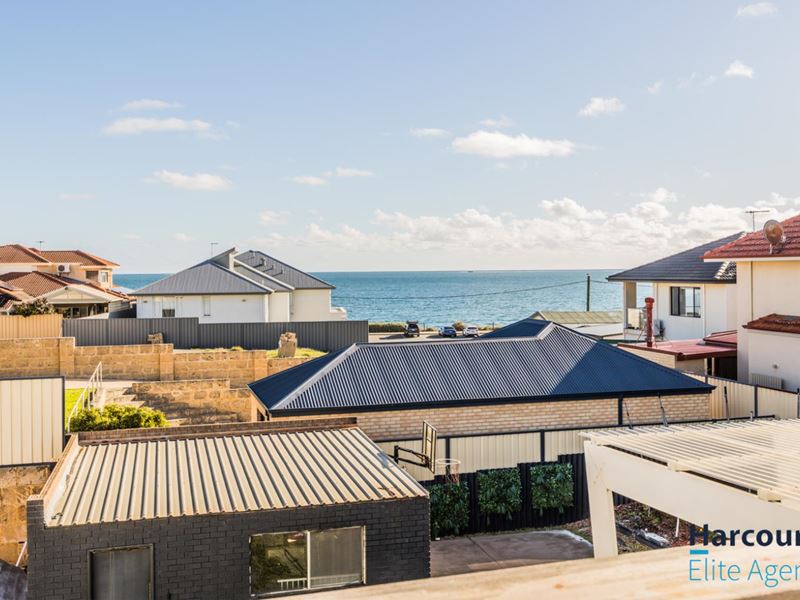 10 Michael Road, Waikiki WA 6169