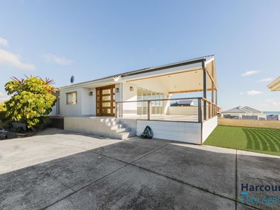 10 Michael Road, Waikiki WA 6169