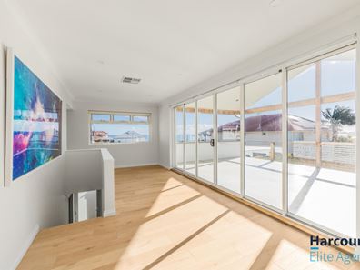 10 Michael Road, Waikiki WA 6169