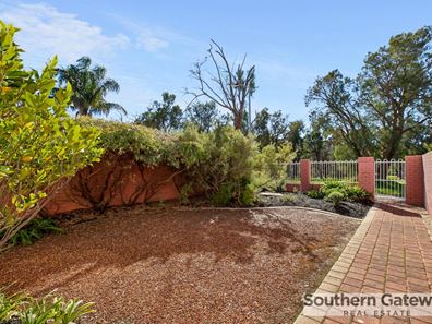 6 Roach Place, Orelia WA 6167