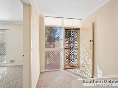 6 Roach Place, Orelia WA 6167