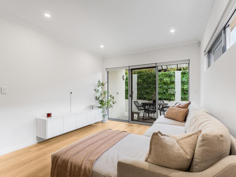 4/52 Odin Road, Innaloo WA 6018