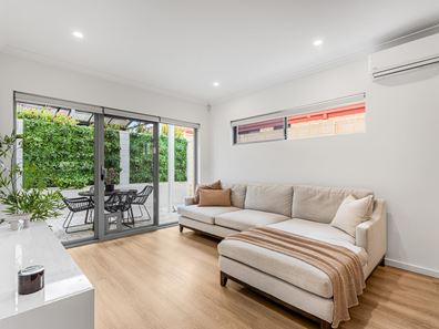4/52 Odin Road, Innaloo WA 6018