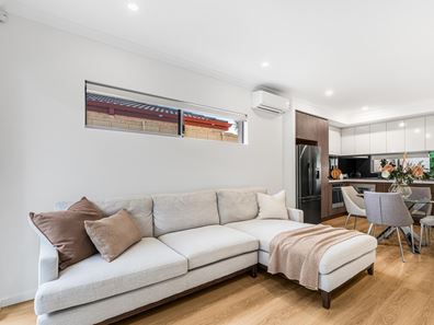4/52 Odin Road, Innaloo WA 6018