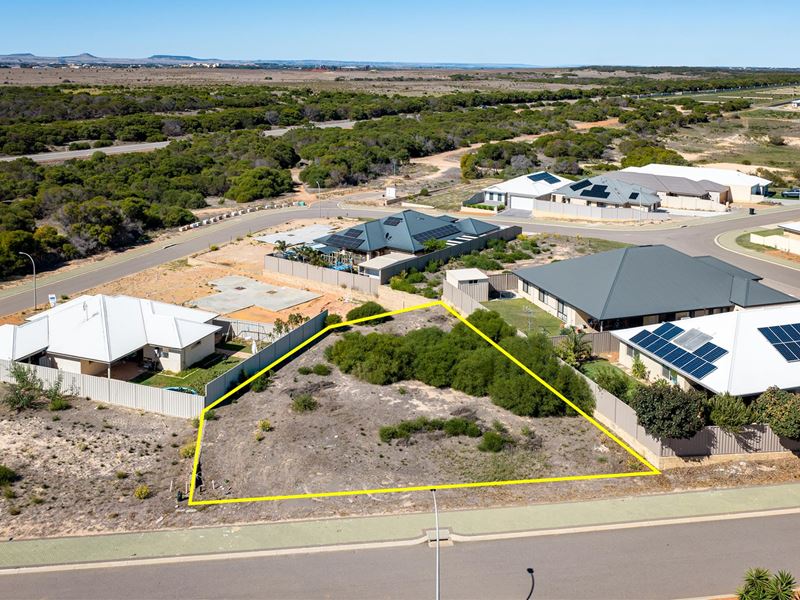 4 Lily Street, Wandina WA 6530