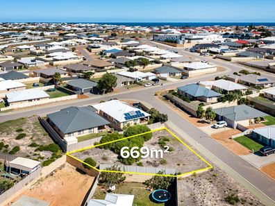 4 Lily Street, Wandina WA 6530