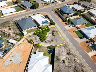 4 Lily Street, Wandina WA 6530