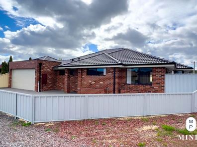 24 Redcliffe Street, East Cannington WA 6107
