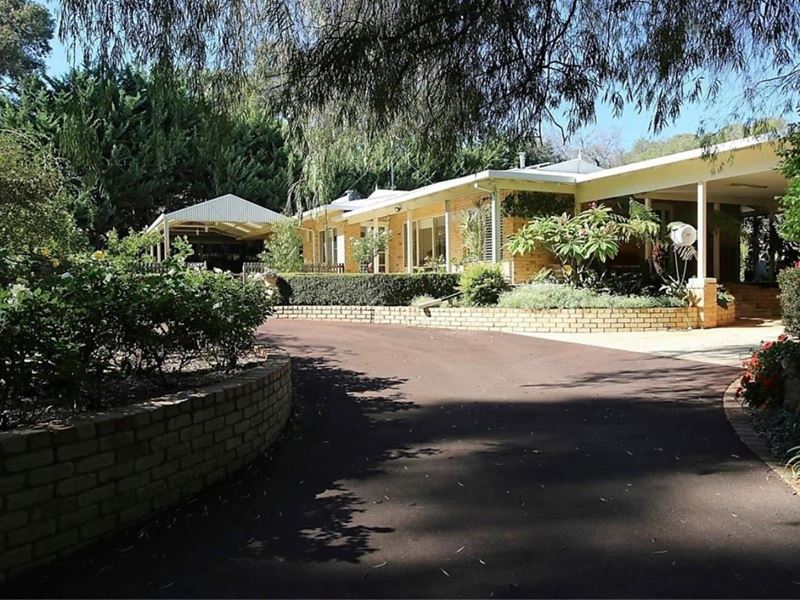 1 Hudson Place, Leschenault WA 6233