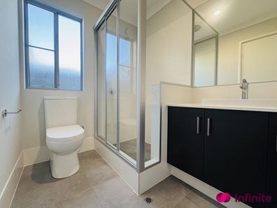 1/52 Rosewood Street, Hammond Park WA 6164