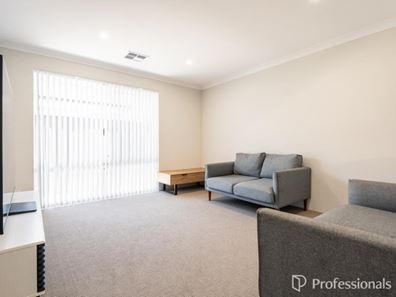 64 Hibiscus Street, Hammond Park WA 6164