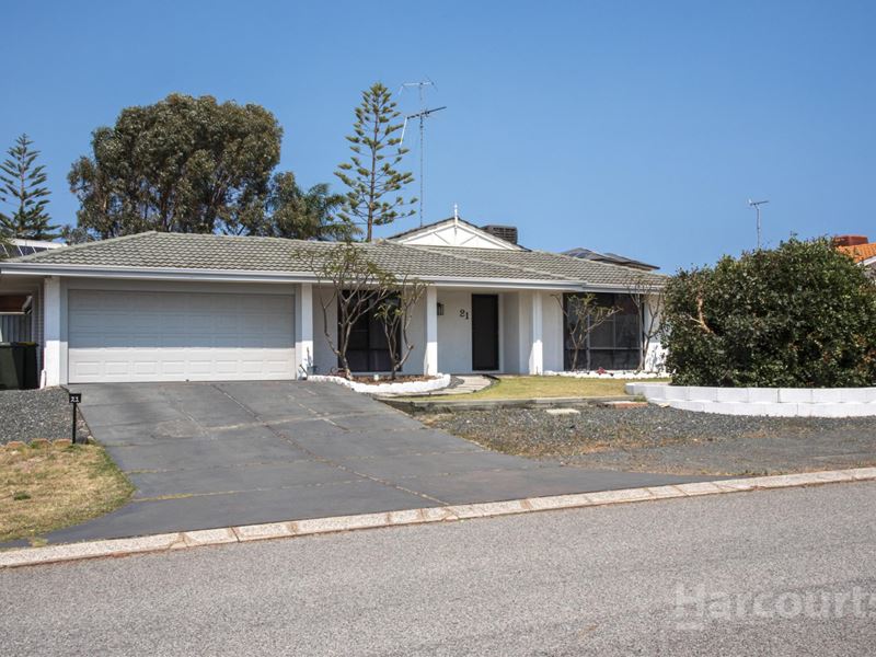21 Silvertop Avenue, Halls Head WA 6210