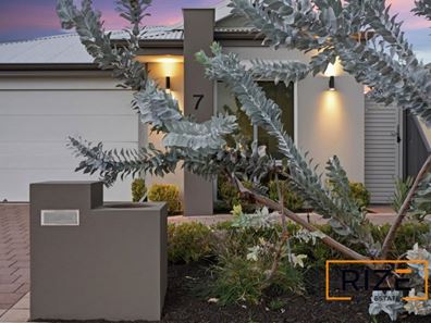 7 Mayali Bend, Banksia Grove WA 6031
