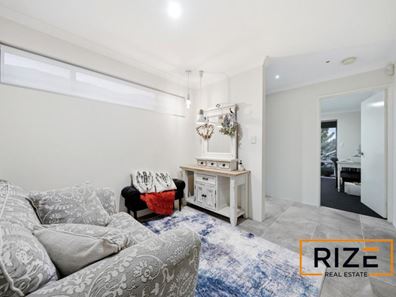 7 Mayali Bend, Banksia Grove WA 6031