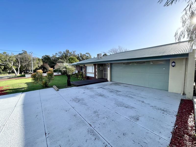 12 Hibiscus Drive, Forrestfield WA 6058