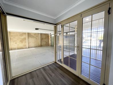 12 Hibiscus Drive, Forrestfield WA 6058