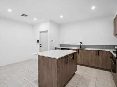 30 Wicklow Street, Thornlie WA 6108