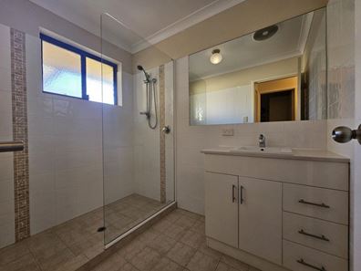 2/13 Lefroy Street, Mandurah WA 6210