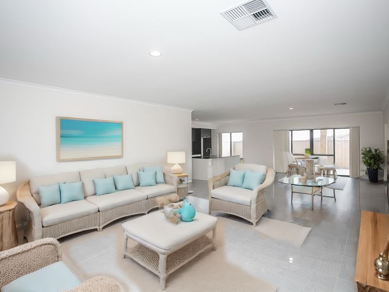 20 Venetian Road, Eglinton WA 6034