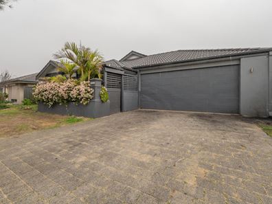 18 Ernest Way, Hilbert WA 6112