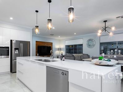 102 SAPPHIRE CHASE, Wellard WA 6170