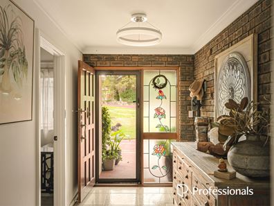 12 Crump Lane, Maida Vale WA 6057