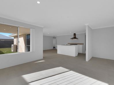 10 Carbine Way, Lakelands WA 6180