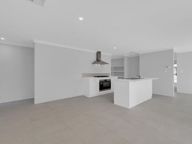 10 Carbine Way, Lakelands WA 6180