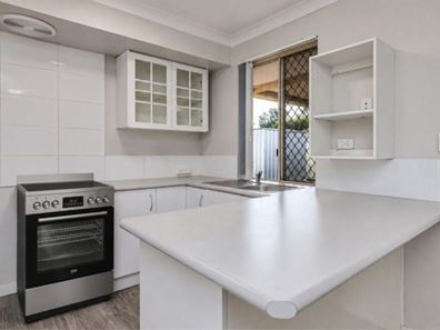 21B Wynyard Way, Thornlie WA 6108