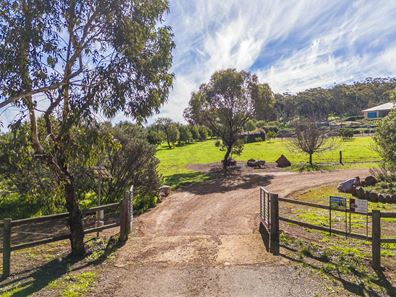 301 Balgaling Rd, Coondle, Toodyay WA 6566