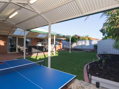9 Cleveland Court, Marangaroo WA 6064